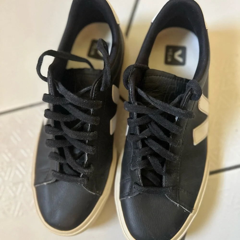 Veja Campo Easy Two Tone Leather Black and White Sneakers 41 10 - Picture 5 of 8
